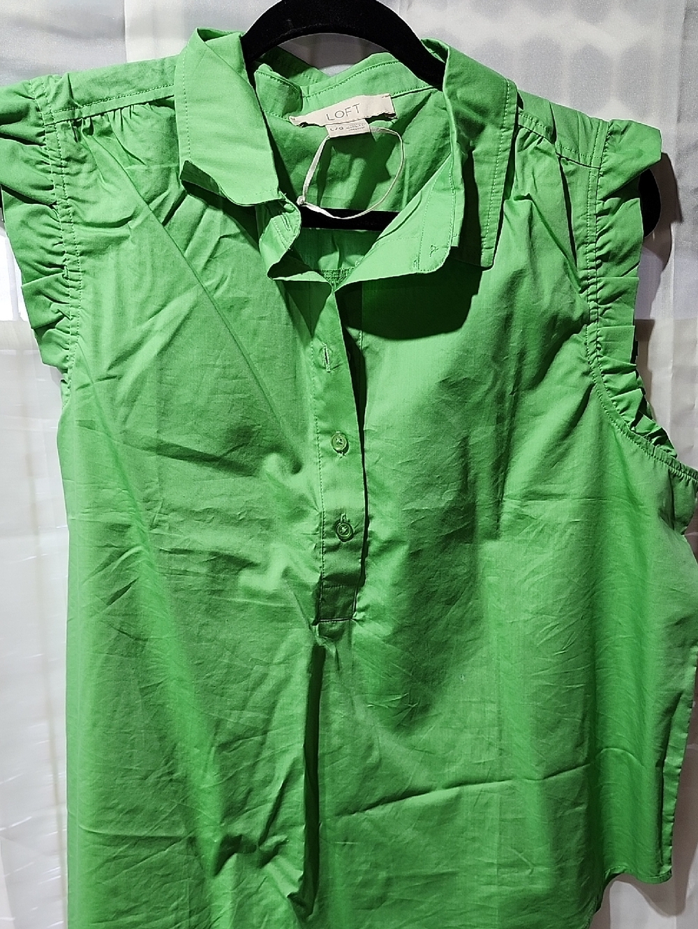 LOFT Sleeveless Collared Button-Front Top in Green